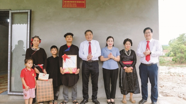 Giảm nghèo bền vững trong không gian phát triển mới