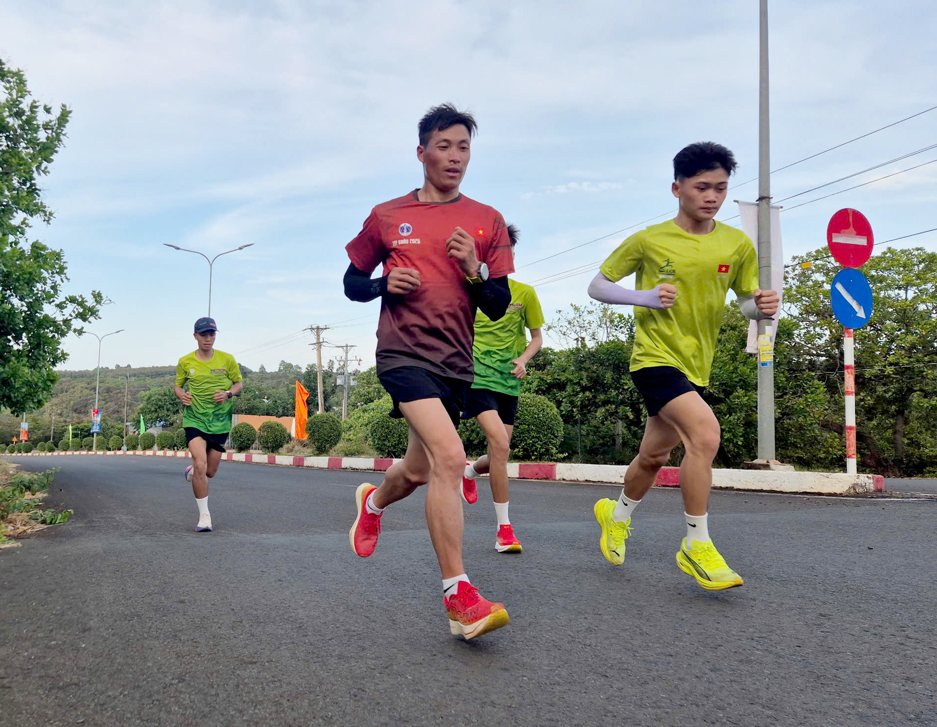 Lai Châu: Vận động viên Hàng A Giàng giành danh hiệu “Vua leo núi” toàn quốc Lai Châu: Vận động viên Hàng A Giàng giành danh hiệu “Vua leo núi” toàn quốc