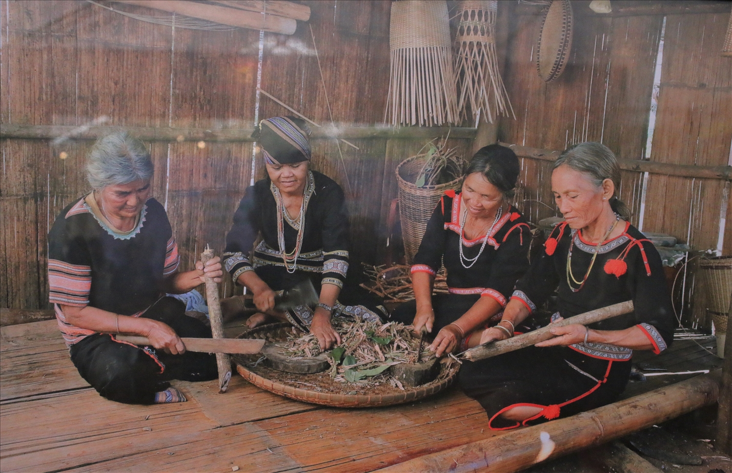 Người Xơ Đăng và tinh thần hồi sinh nghề truyền thống Người Xơ Đăng và tinh thần hồi sinh nghề truyền thống