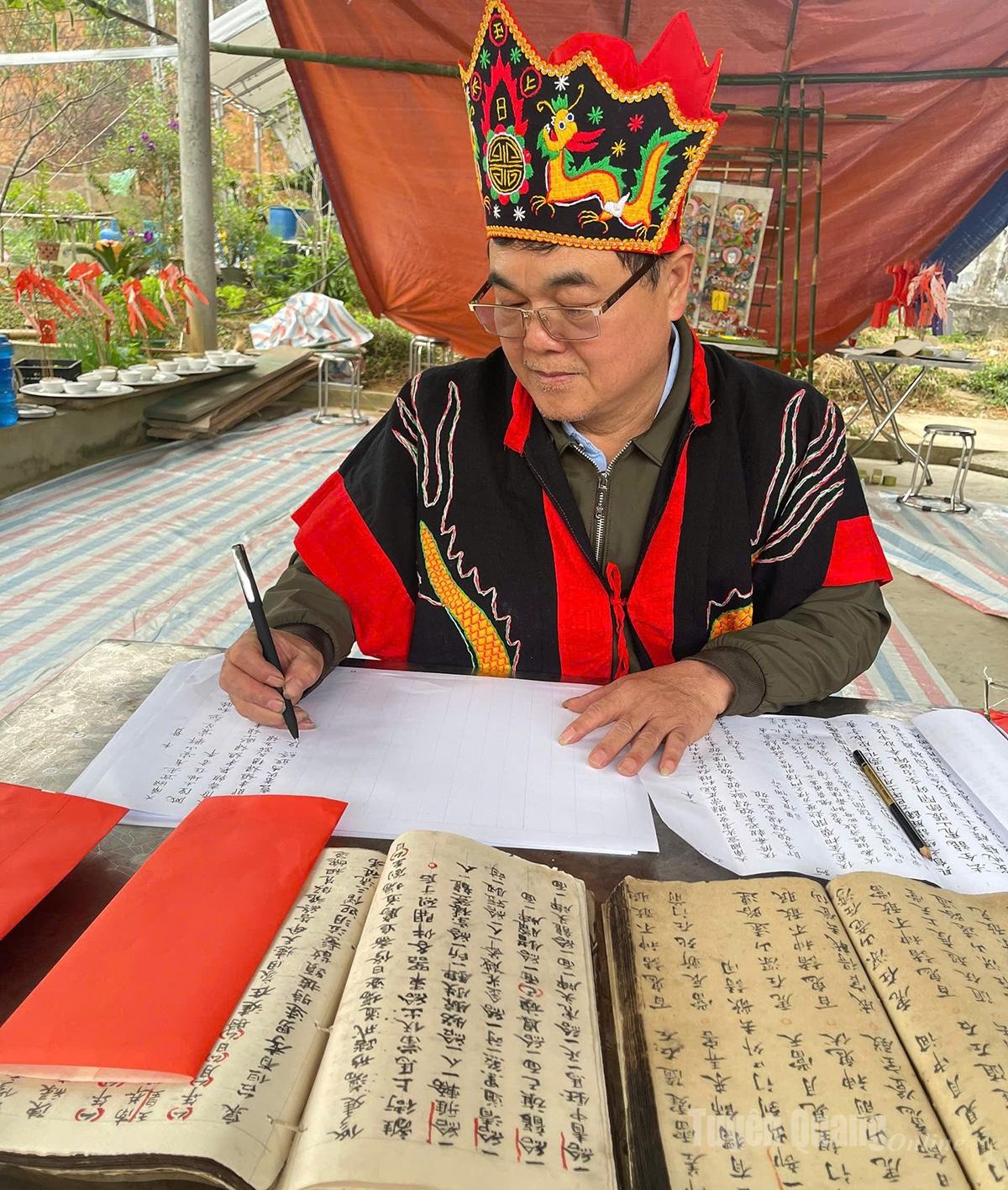 Tuyên Quang: Ông trùm đình làng Song Lĩnh Tuyên Quang: Ông trùm đình làng Song Lĩnh