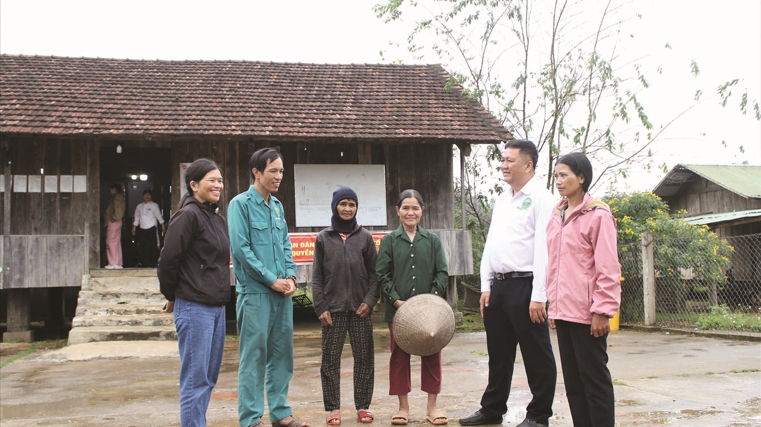 Gắn trách nhiệm, tạo sinh kế từ dịch vụ môi trường rừng