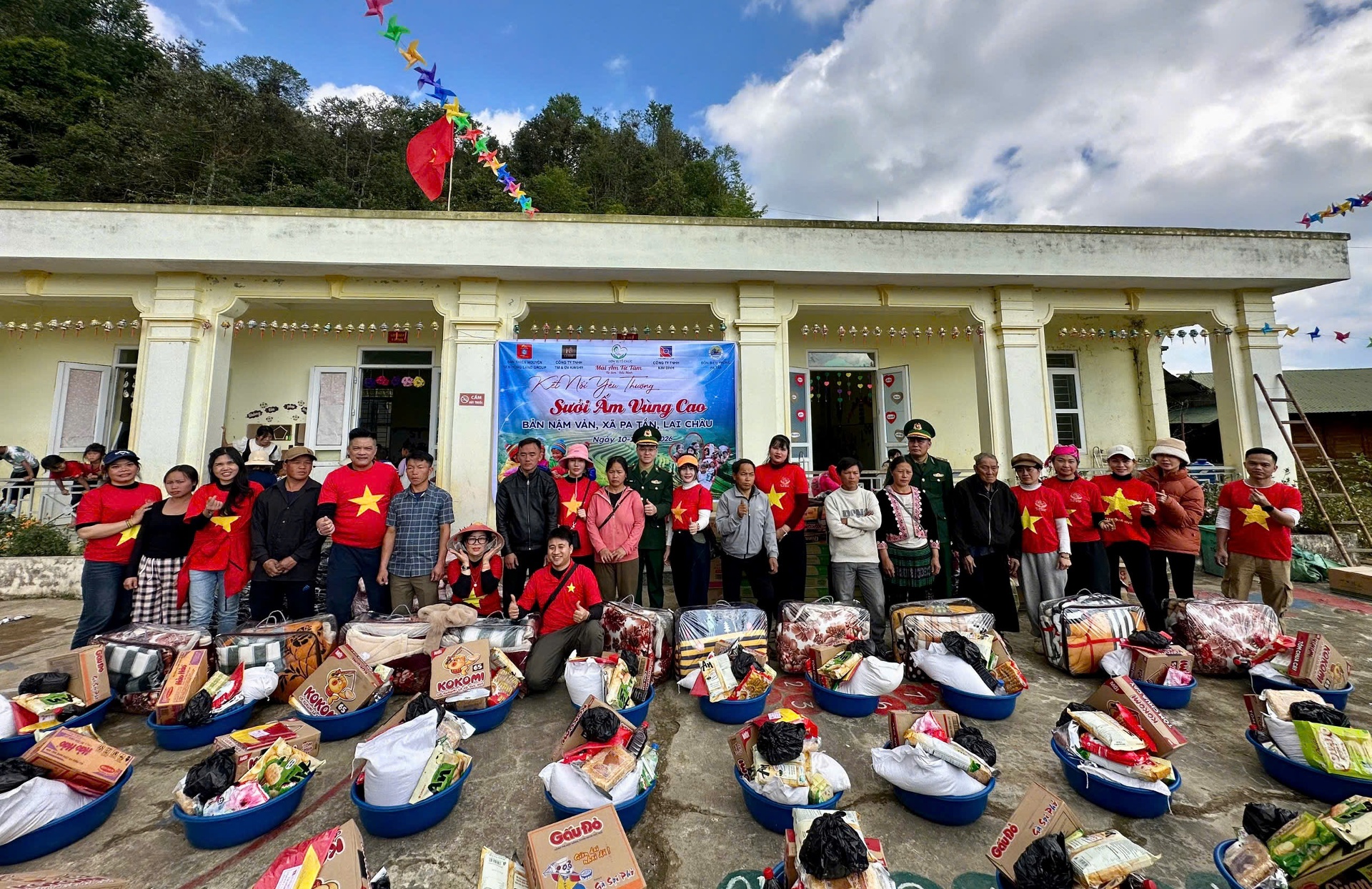 Lai  Châu: “Kết nối yêu thương   Sưởi ấm vùng cao”