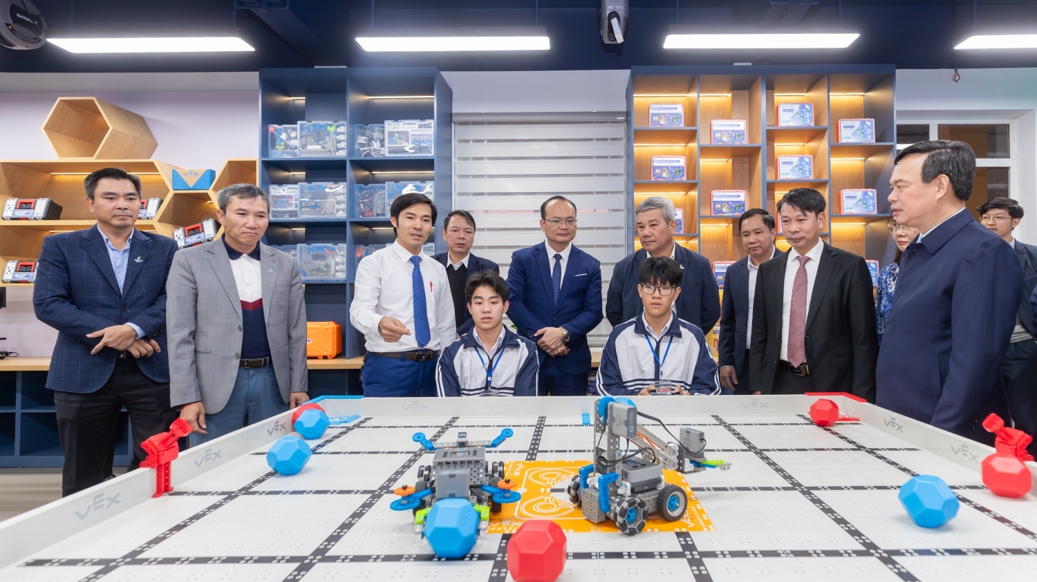 Petrovietnam: Thắp sáng ngọn lửa sáng tạo cho học sinh Phú Thọ