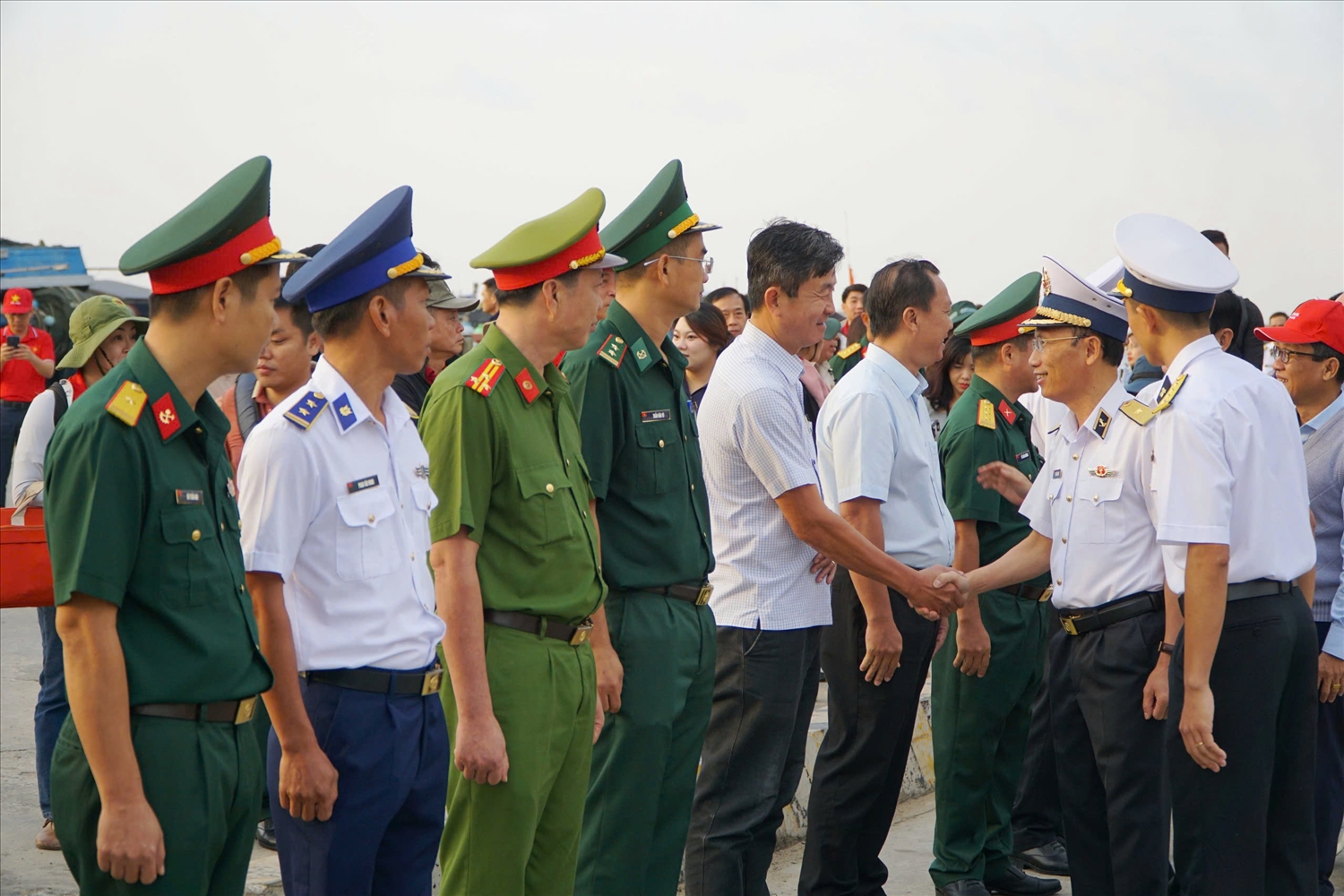 Đón Xuân sớm trên đảo tiền tiêu Thổ Chu