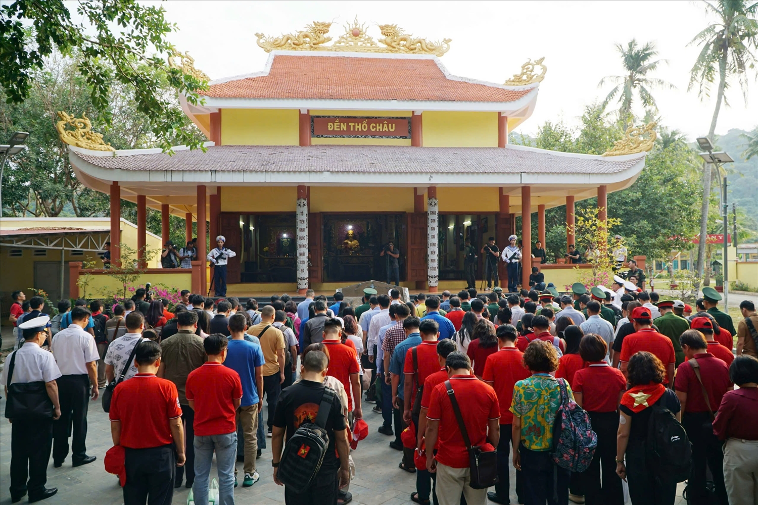 Đón Xuân sớm trên đảo tiền tiêu Thổ Chu