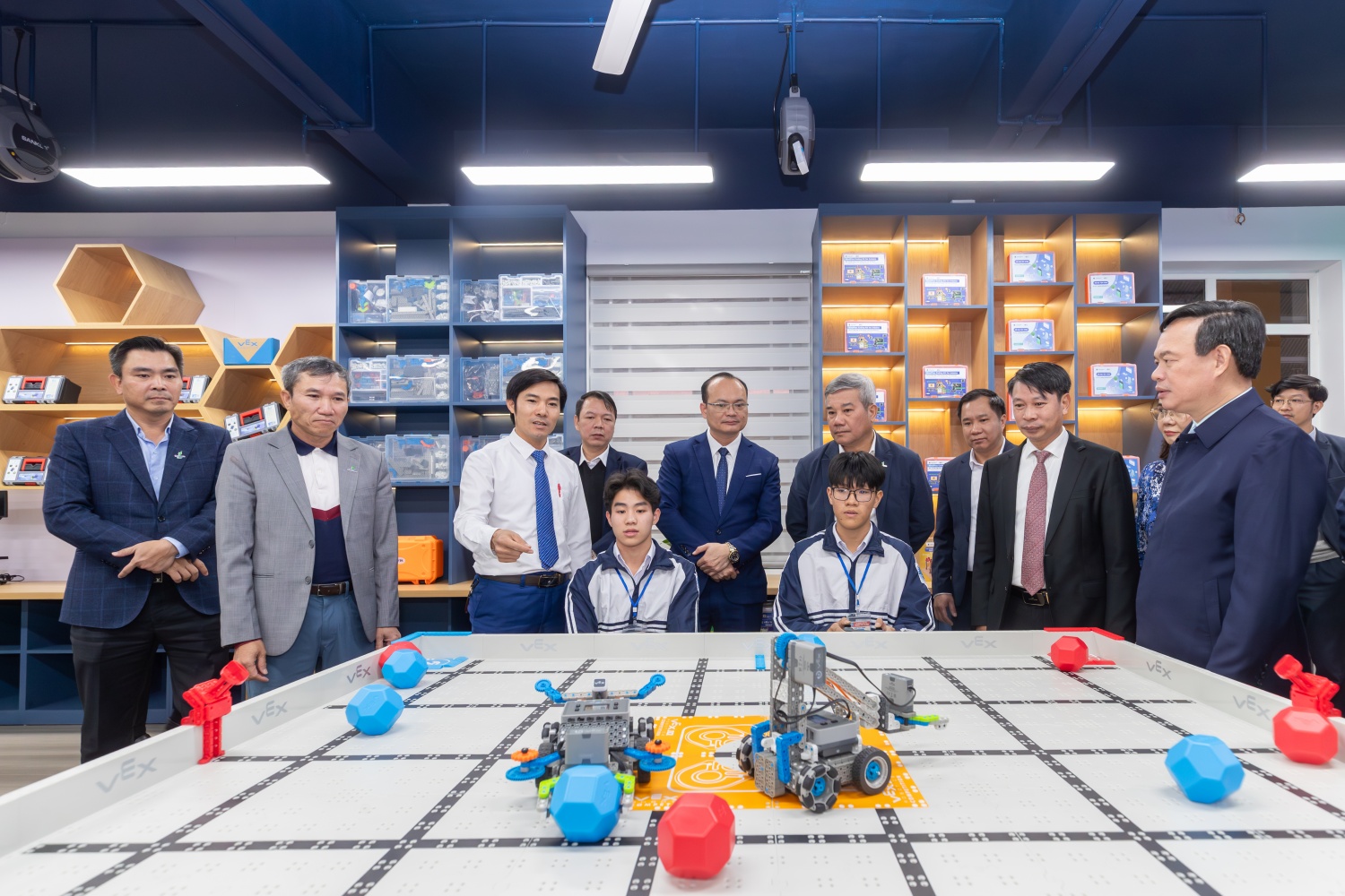 Petrovietnam: Thắp sáng ngọn lửa sáng tạo cho học sinh Phú Thọ