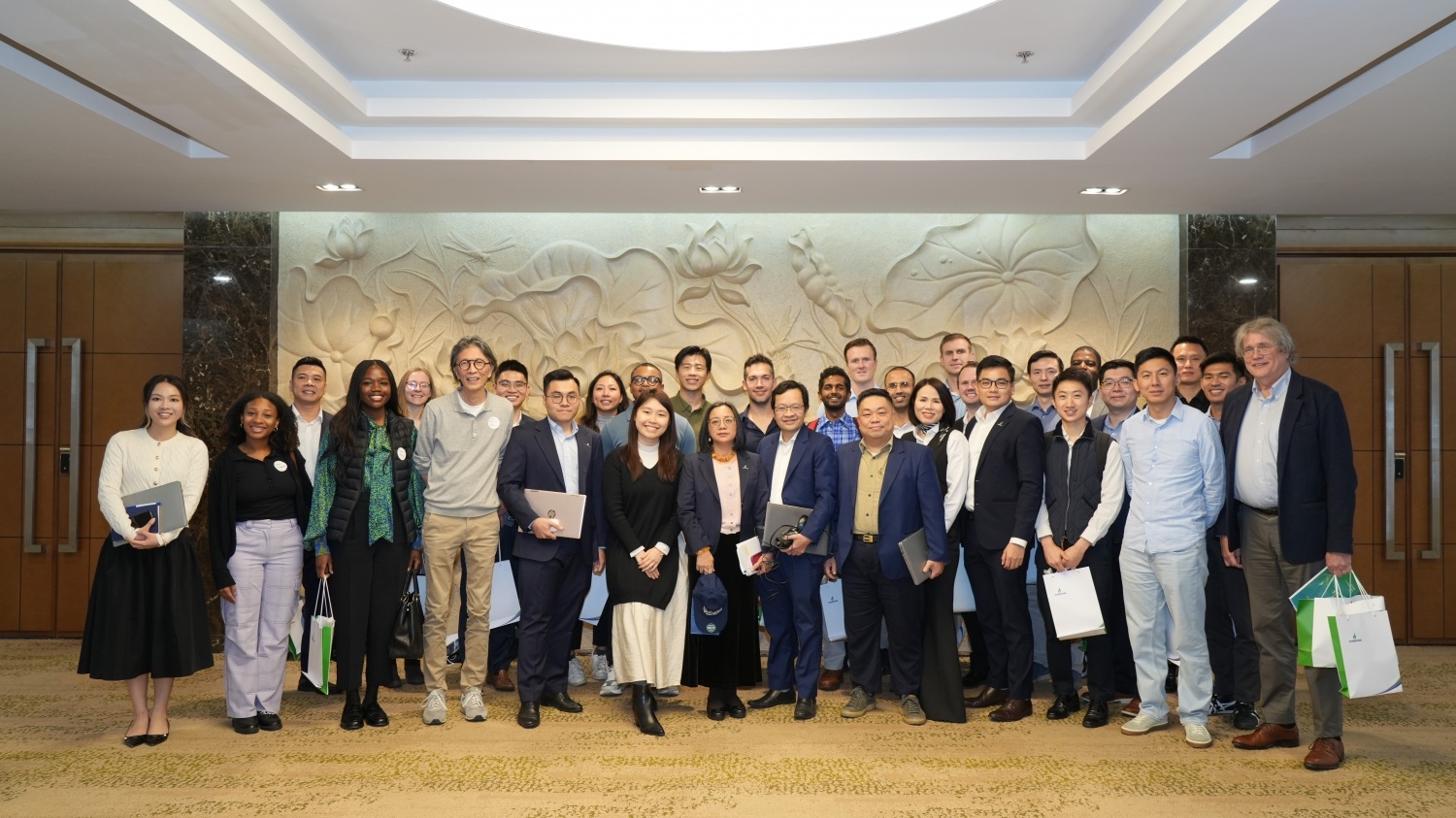 Petrovietnam trao đổi học thuật với Trường Wharton, Đại học Pennsylvania về phát triển kinh tế, năng lượng