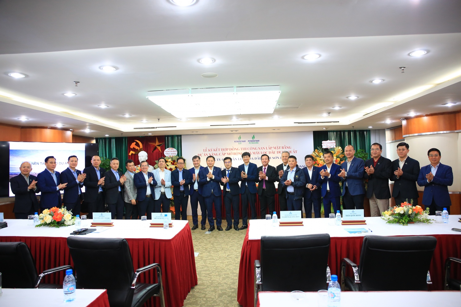 BSR và PETROCONs ký hợp đồng san lấp mặt bằng dự án NCMR NMLD Dung Quất