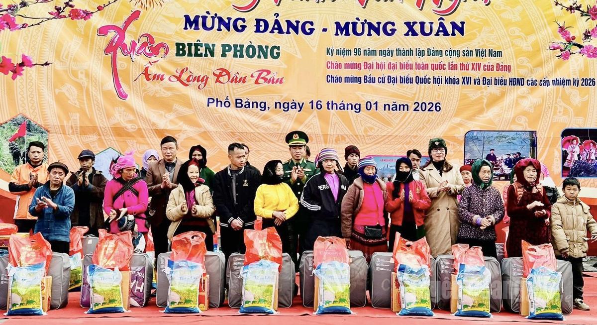 Tuyên Quang: Chương trình “Xuân Biên phòng, ấm lòng dân bản” tại xã Phố Bảng