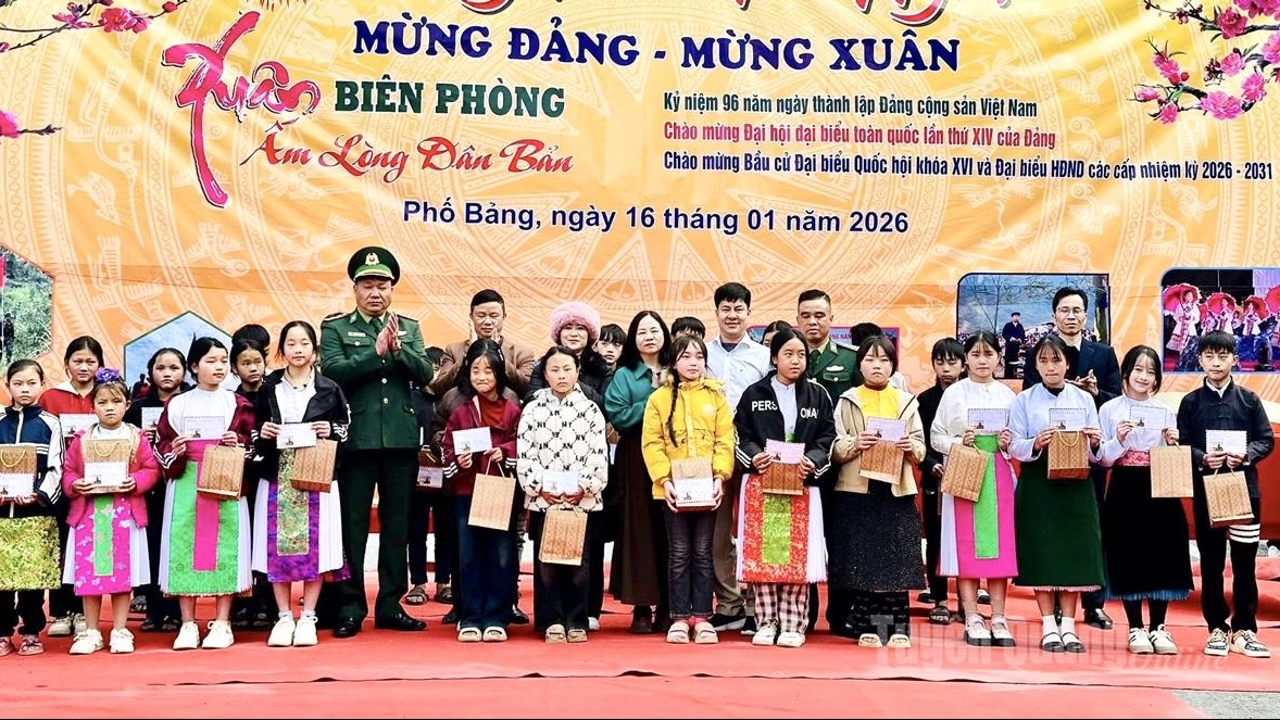 Tuyên Quang: Chương trình “Xuân Biên phòng, ấm lòng dân bản” tại xã Phố Bảng
