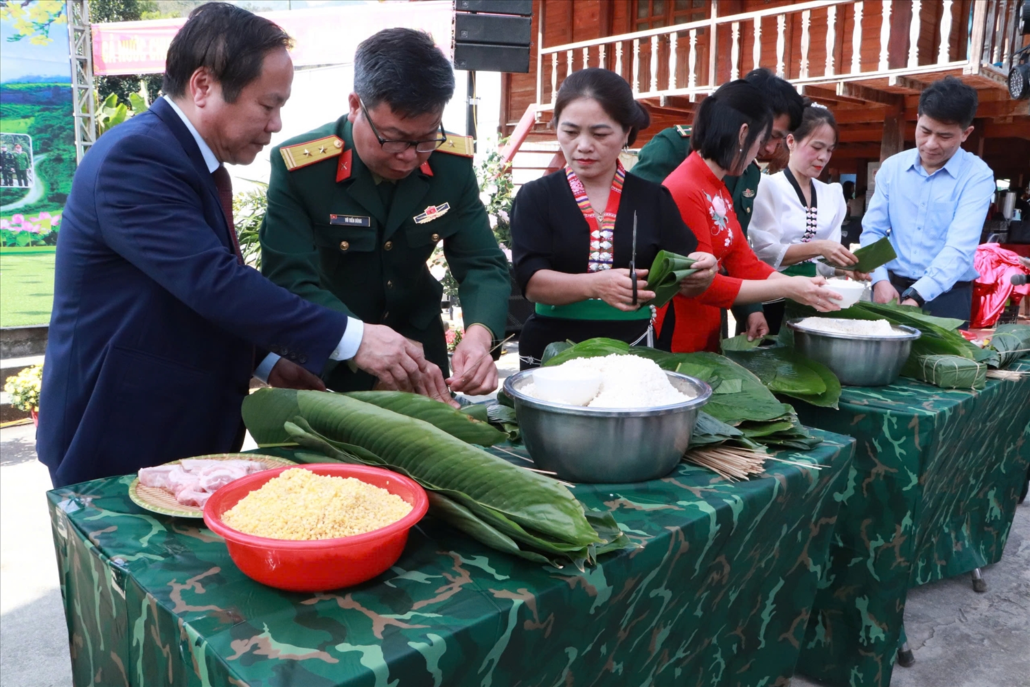 “Xuân Biên phòng ấm lòng dân bản” năm 2026 tại bản Khổng Lào