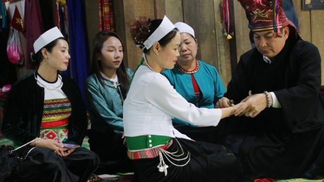 Cúng vía bếp - Nghi lễ quan trọng của người Mường