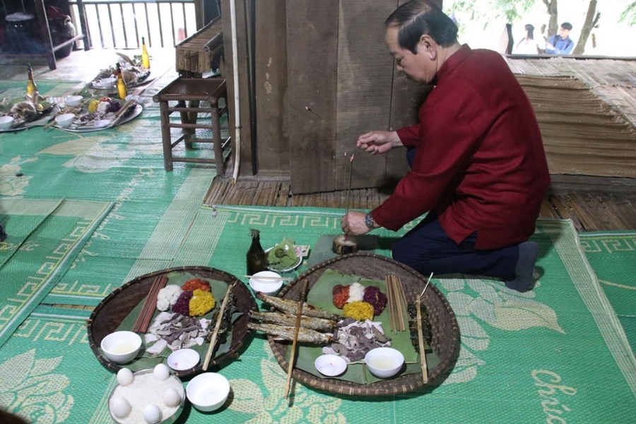 Cúng vía bếp - Nghi lễ quan trọng của người Mường Cúng vía bếp - Nghi lễ quan trọng của người Mường