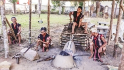 Lò rèn Tơ Niam Dup - Điểm nhấn độc đáo trong văn hóa của người Xơ Đăng