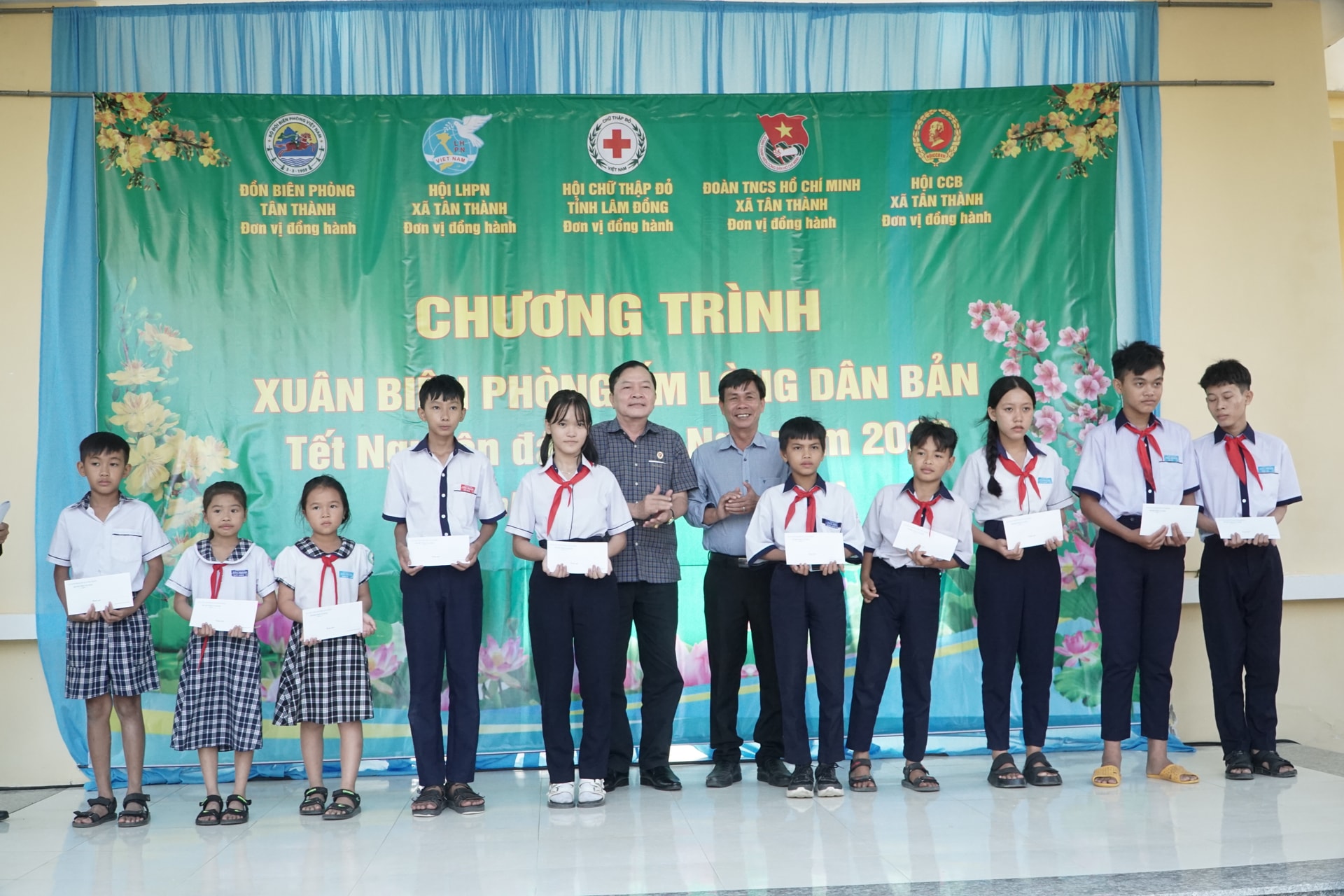 Lâm Đồng: Xuân Biên phòng ấm lòng dân bản tại xã Tân...