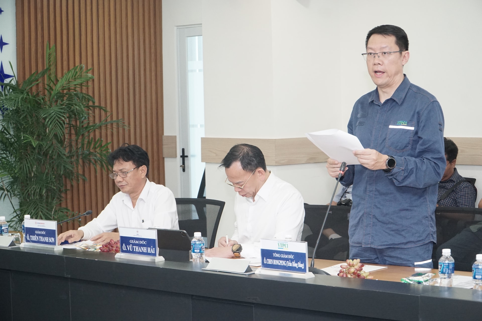 Bí thư Tỉnh ủy Lâm Đồng Y Thanh Hà Niê Kđăm thăm, chúc... Bí thư Tỉnh ủy Lâm Đồng Y Thanh Hà Niê Kđăm thăm, chúc...