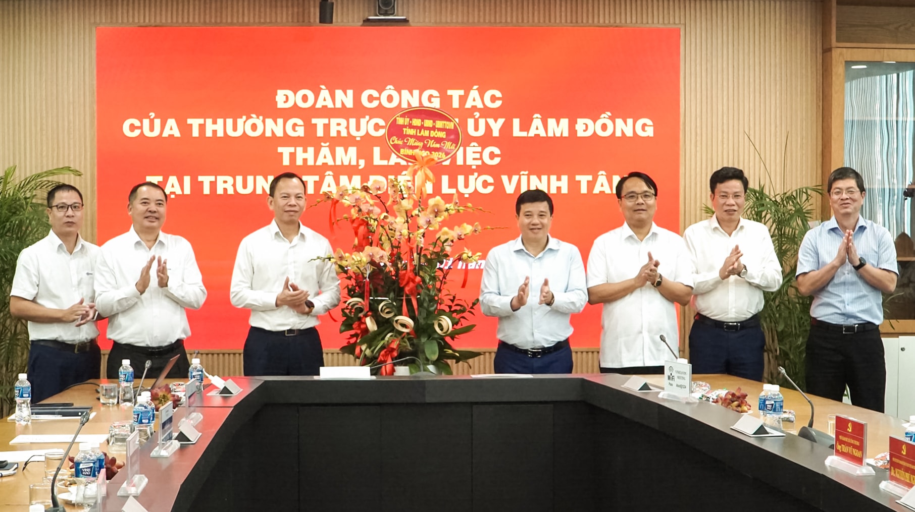 Bí thư Tỉnh ủy Lâm Đồng Y Thanh Hà Niê Kđăm thăm, chúc... Bí thư Tỉnh ủy Lâm Đồng Y Thanh Hà Niê Kđăm thăm, chúc...