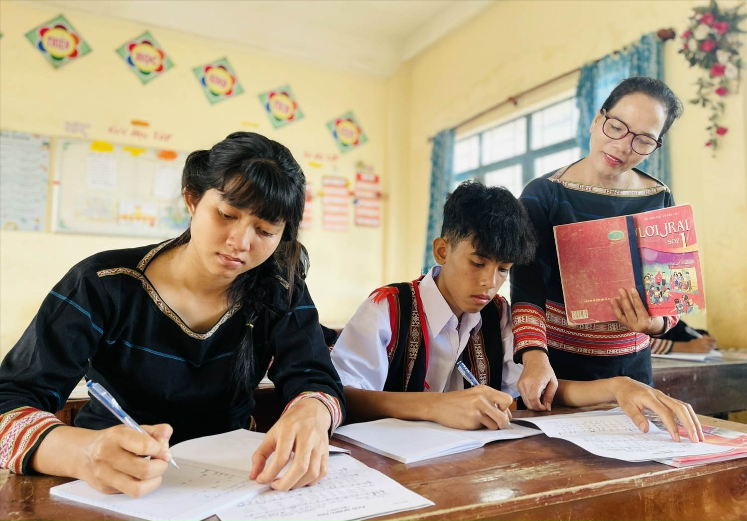 “Gieo mầm” tự hào văn hóa dân tộc trong trường học “Gieo mầm” tự hào văn hóa dân tộc trong trường học