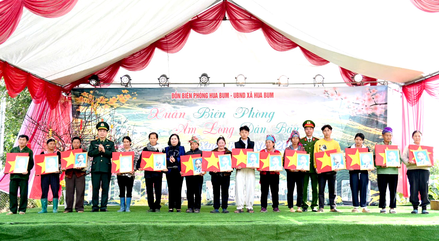 Lai Châu: Chương trình “Xuân Biên phòng ấm lòng dân bản” Lai Châu: Chương trình “Xuân Biên phòng ấm lòng dân bản”