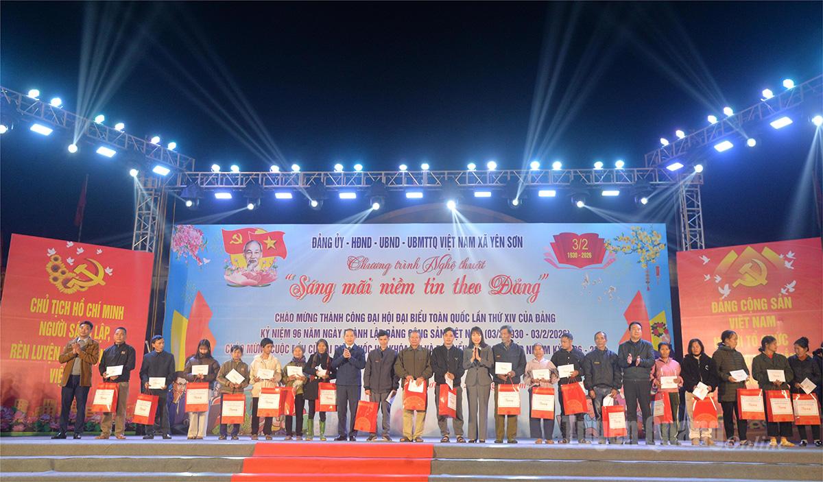 Tuyên Quang: Chương trình nghệ thuật “Sáng mãi niềm tin theo Đảng” tại xã Yên Sơn Tuyên Quang: Chương trình nghệ thuật “Sáng mãi niềm tin theo Đảng” tại xã Yên Sơn