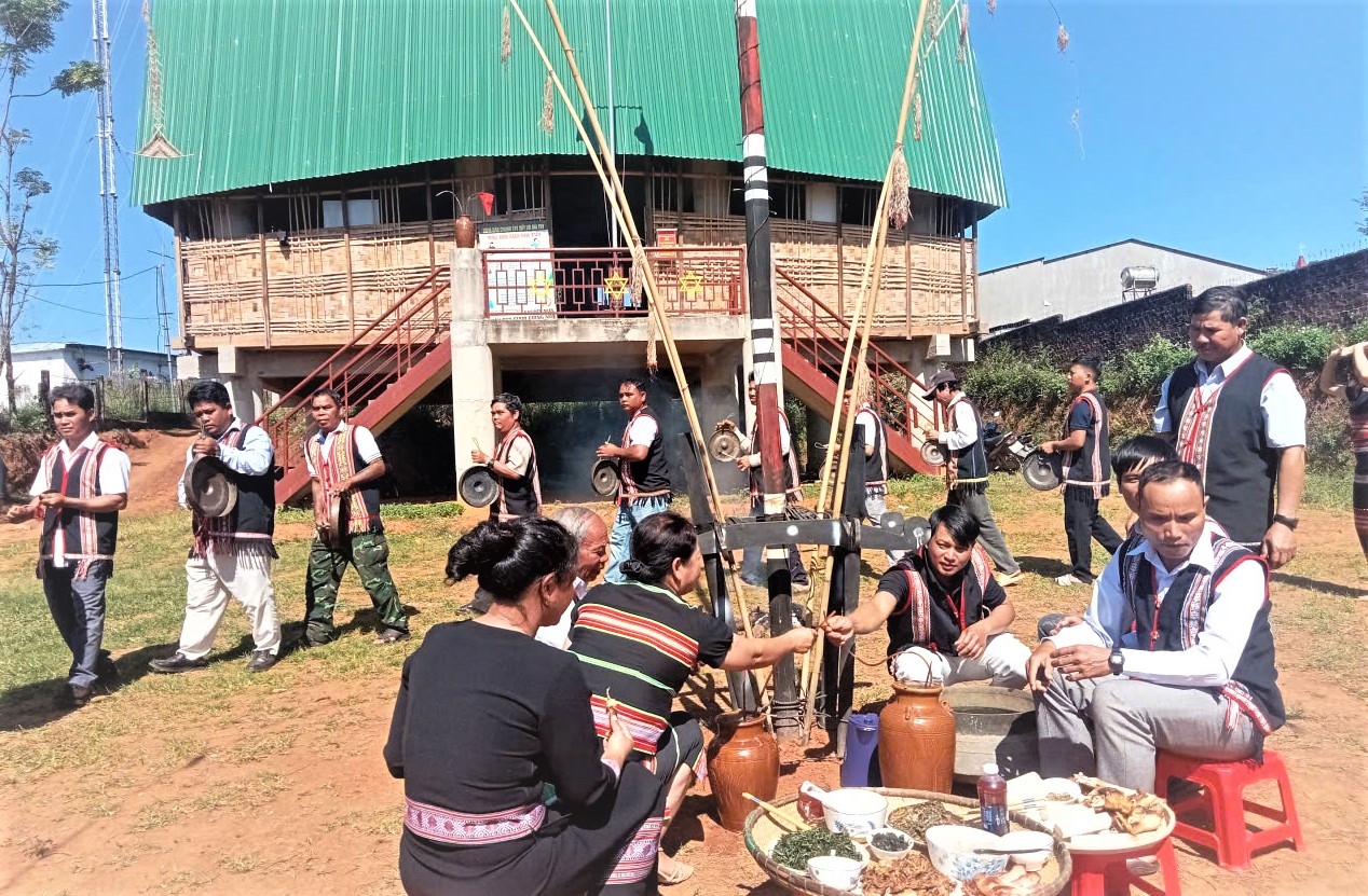 Tiếng cồng chiêng gọi Xuân về Tiếng cồng chiêng gọi Xuân về