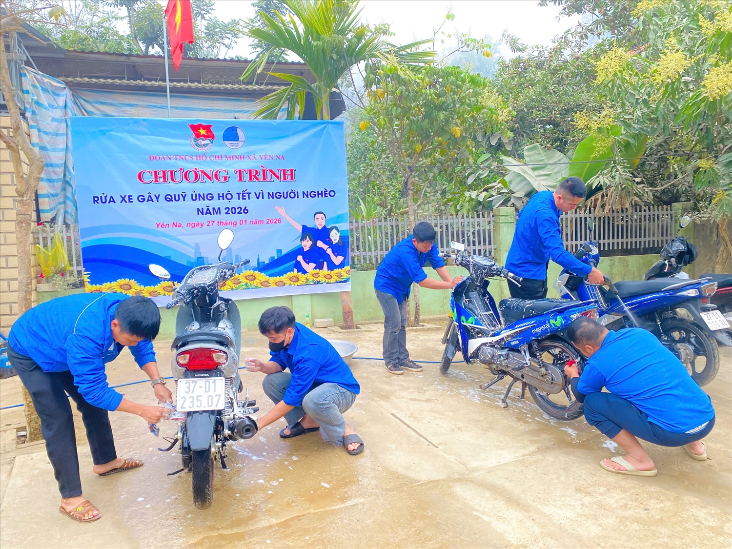 Nghĩa tình dòng Lam