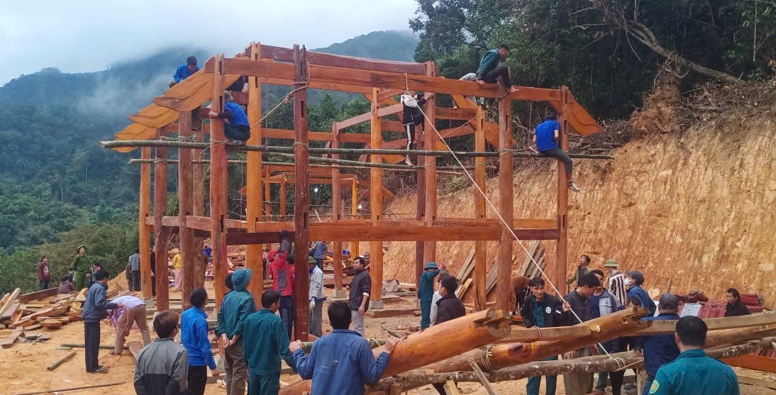 Nghĩa tình dòng Lam