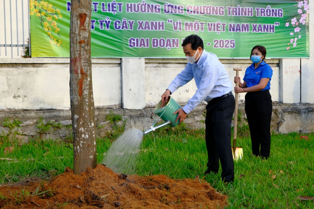 Phát động 