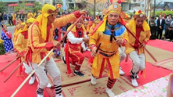Làng biển Hà Lộc sôi động lễ hội cầu ngư