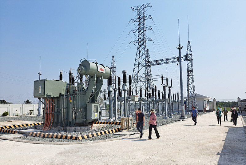 Khảo sát nhà máy điện gió ở huyện Bình Đại.