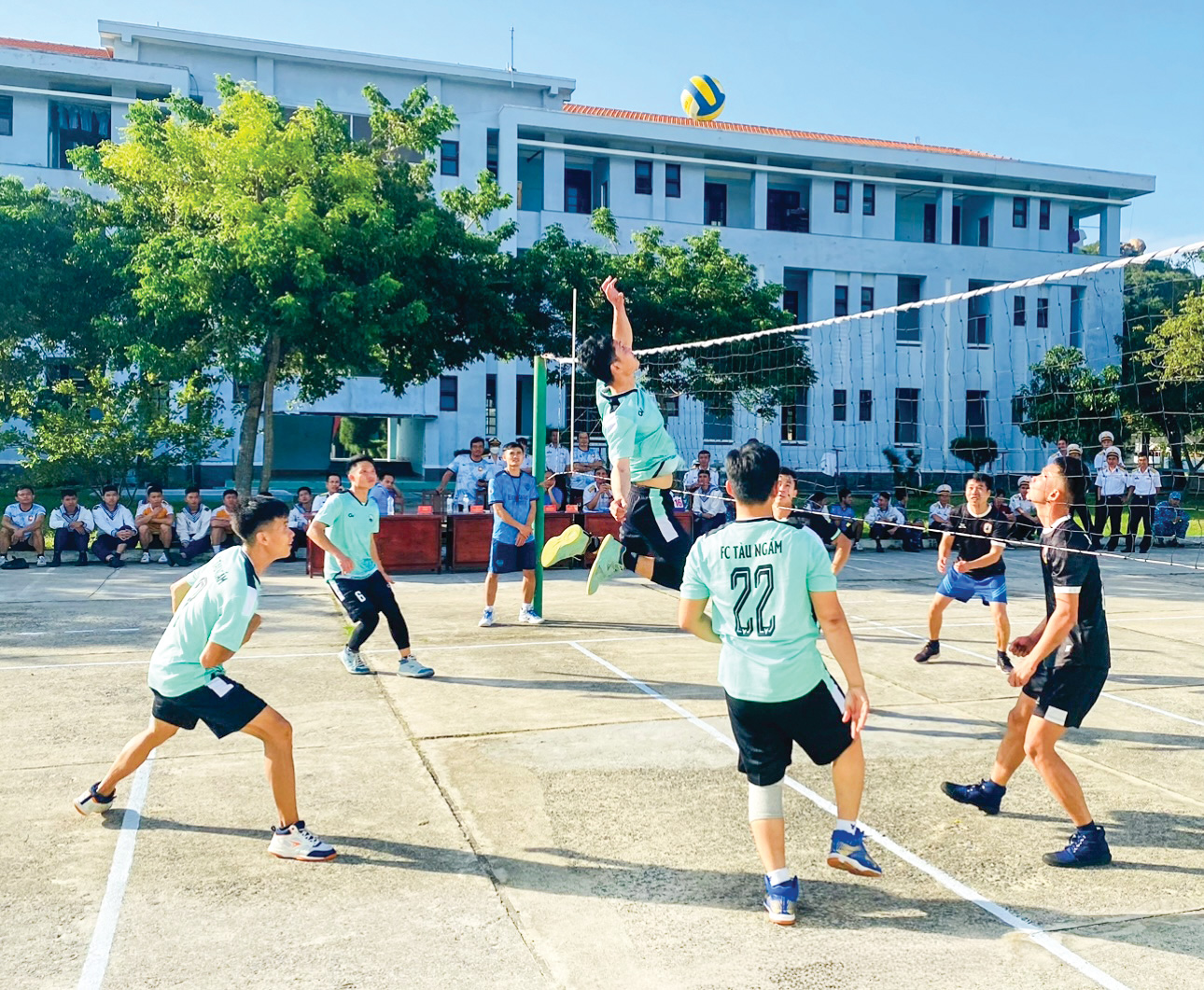 Lâm Đồng: Xuân trong lòng biển