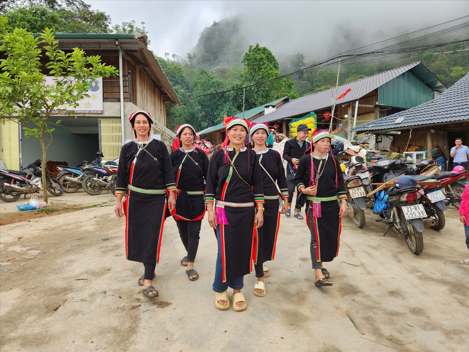 Ấn tượng   du Xuân Cao nguyên đá Đồng Văn