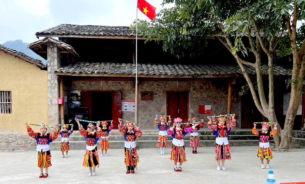 Hà Giang: Lời giải cho bài toán xóa bỏ hủ tục ở Đồng Văn