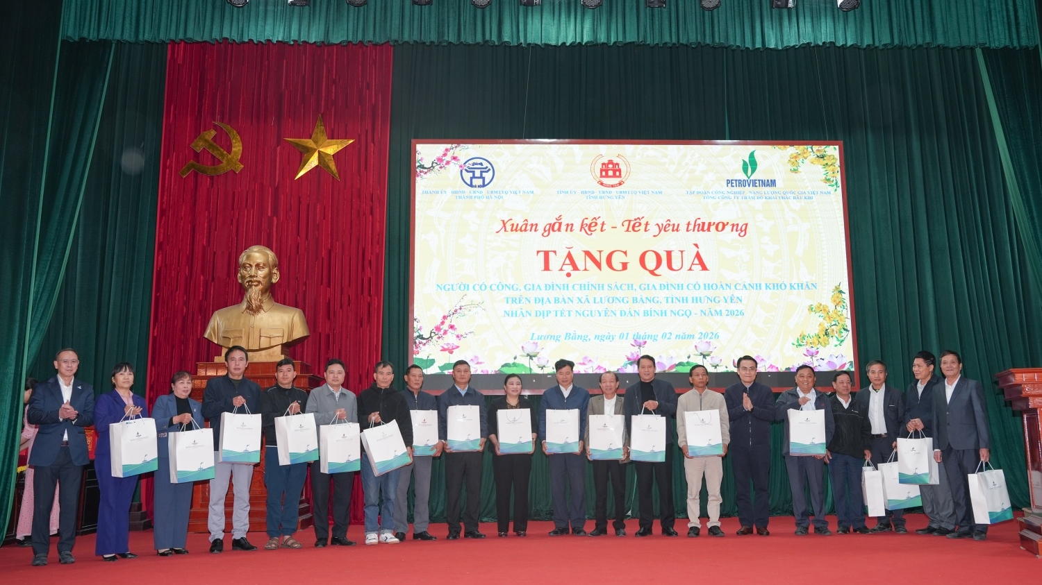 Petrovietnam mang “Xuân Gắn kết - Tết Nghĩa tình” đến với bà con xã Lương Bằng (Hưng Yên)