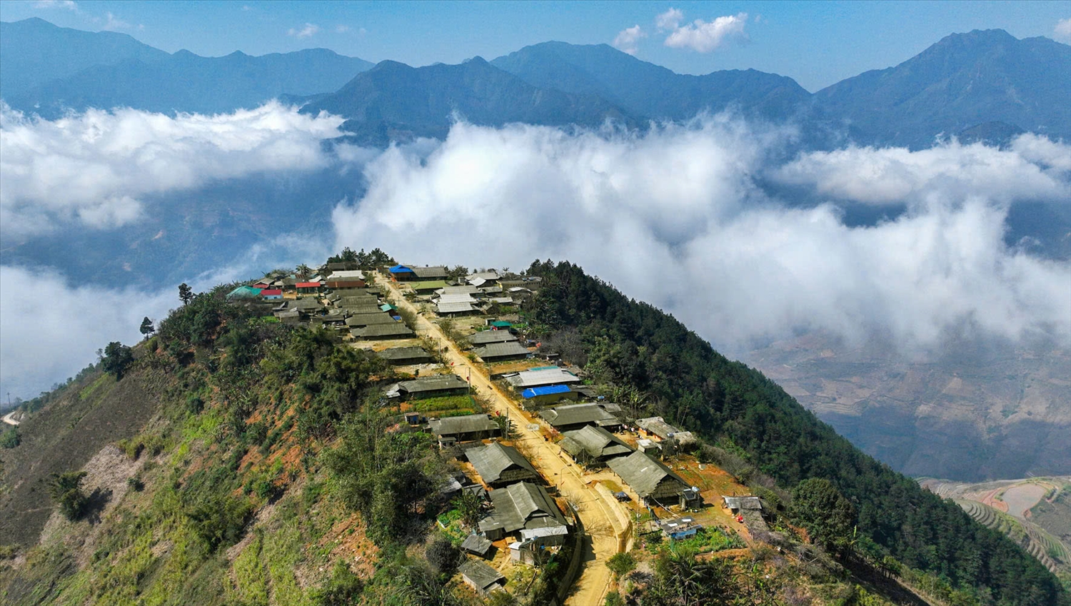 Lu cở - Biểu tượng văn hóa trong cuộc sống của phụ nữ Mông Tây Bắc