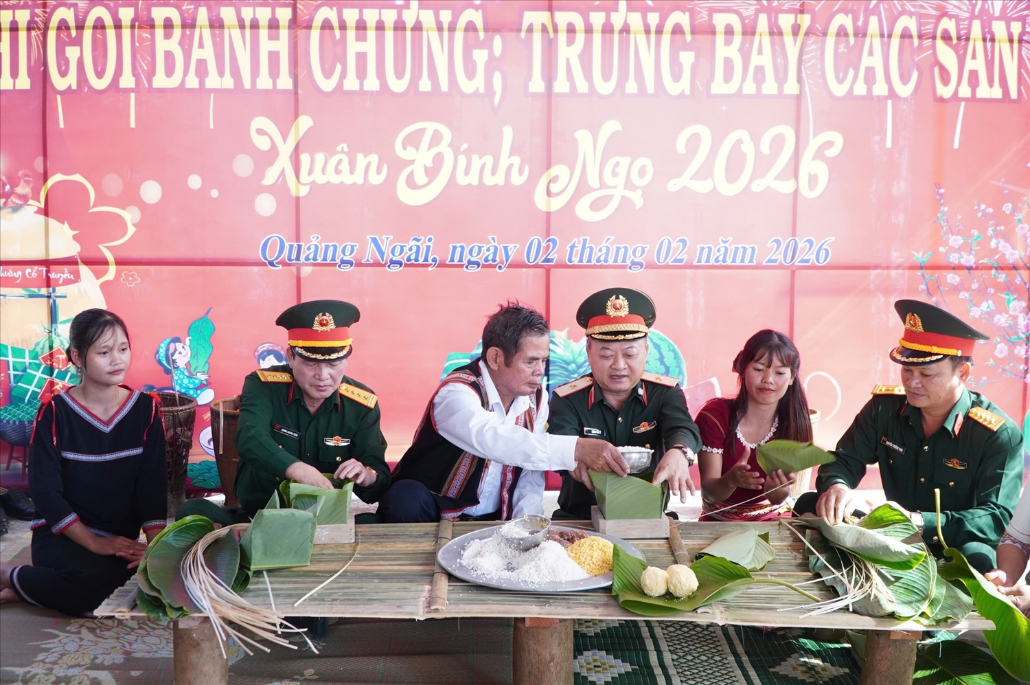 Xuân biên giới thắm tình quân dân