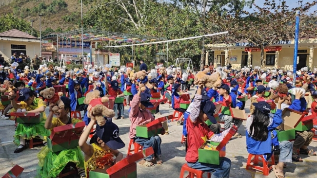 Lai Châu: Chương trình “Mở hộp đón niềm vui”