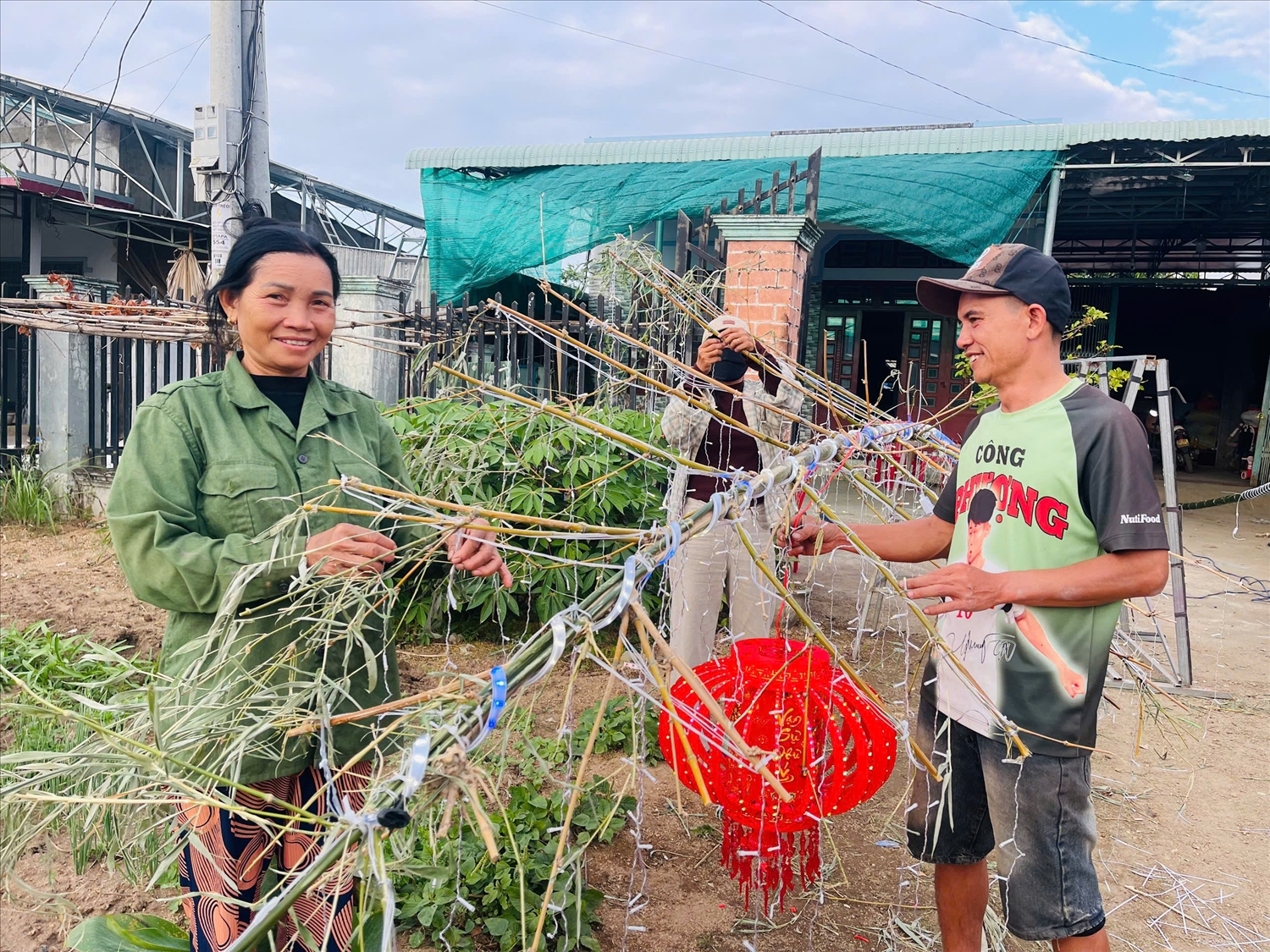 Dựng cây nêu đón Xuân về