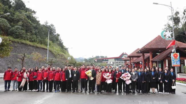 35 thanh niên Tuyên Quang tham gia Hành trình đỏ “Theo dấu chân Bác Hồ” tại Trung Quốc