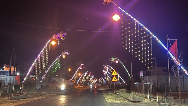 Dựng cây nêu đón Xuân về