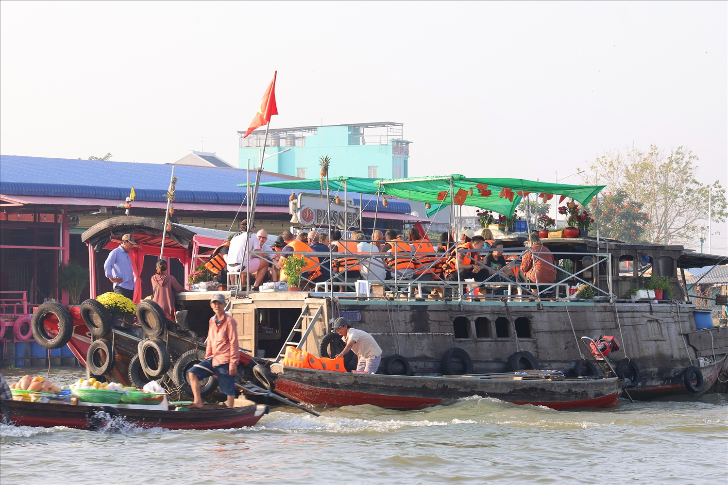 Tết đặc biệt ở chợ nổi Cần Thơ Tết đặc biệt ở chợ nổi Cần Thơ