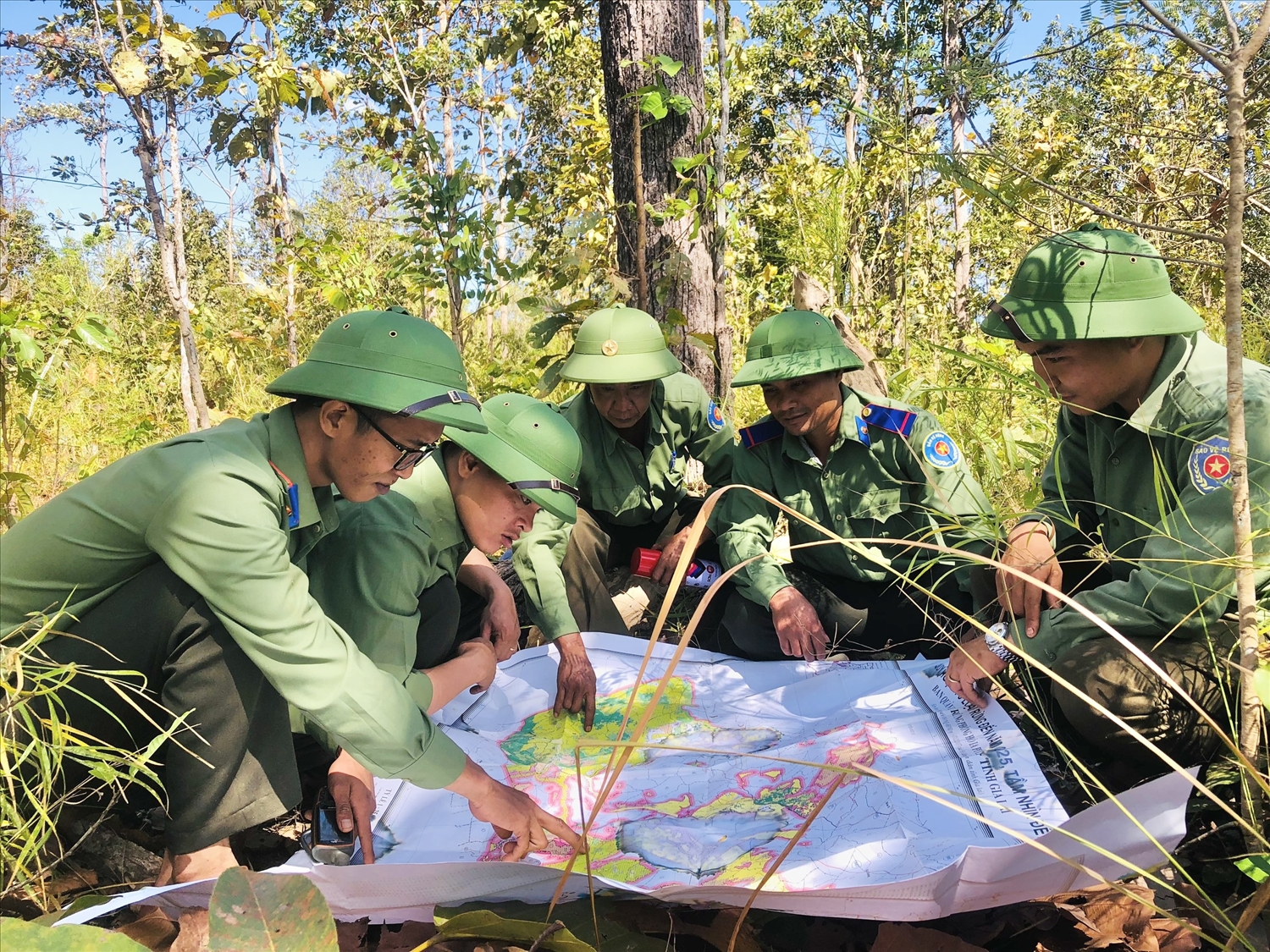 Những người “đón Tết" trong rừng