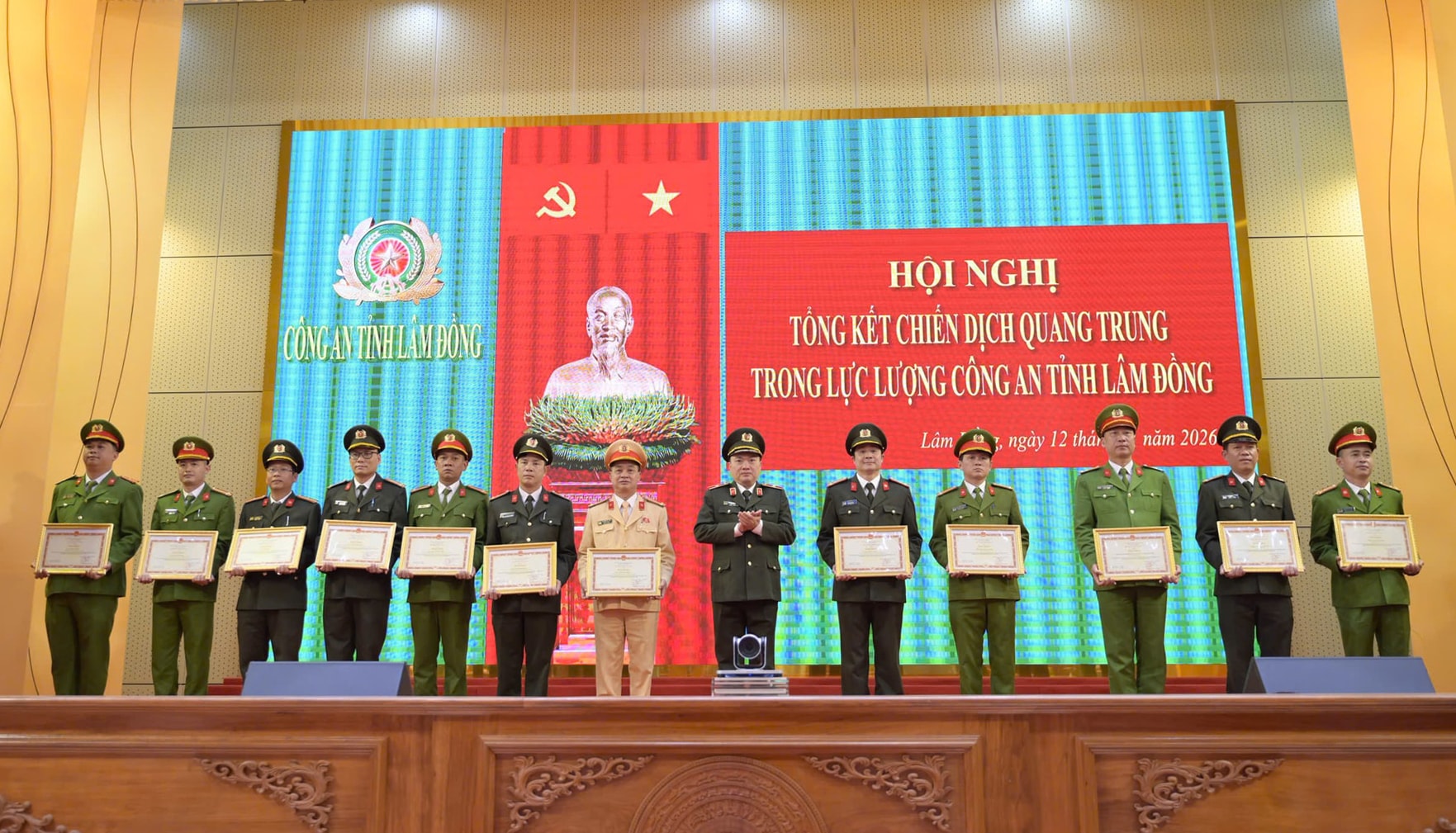 Lâm Đồng: Vì nhà dân cũng như nhà mình Lâm Đồng: Vì nhà dân cũng như nhà mình