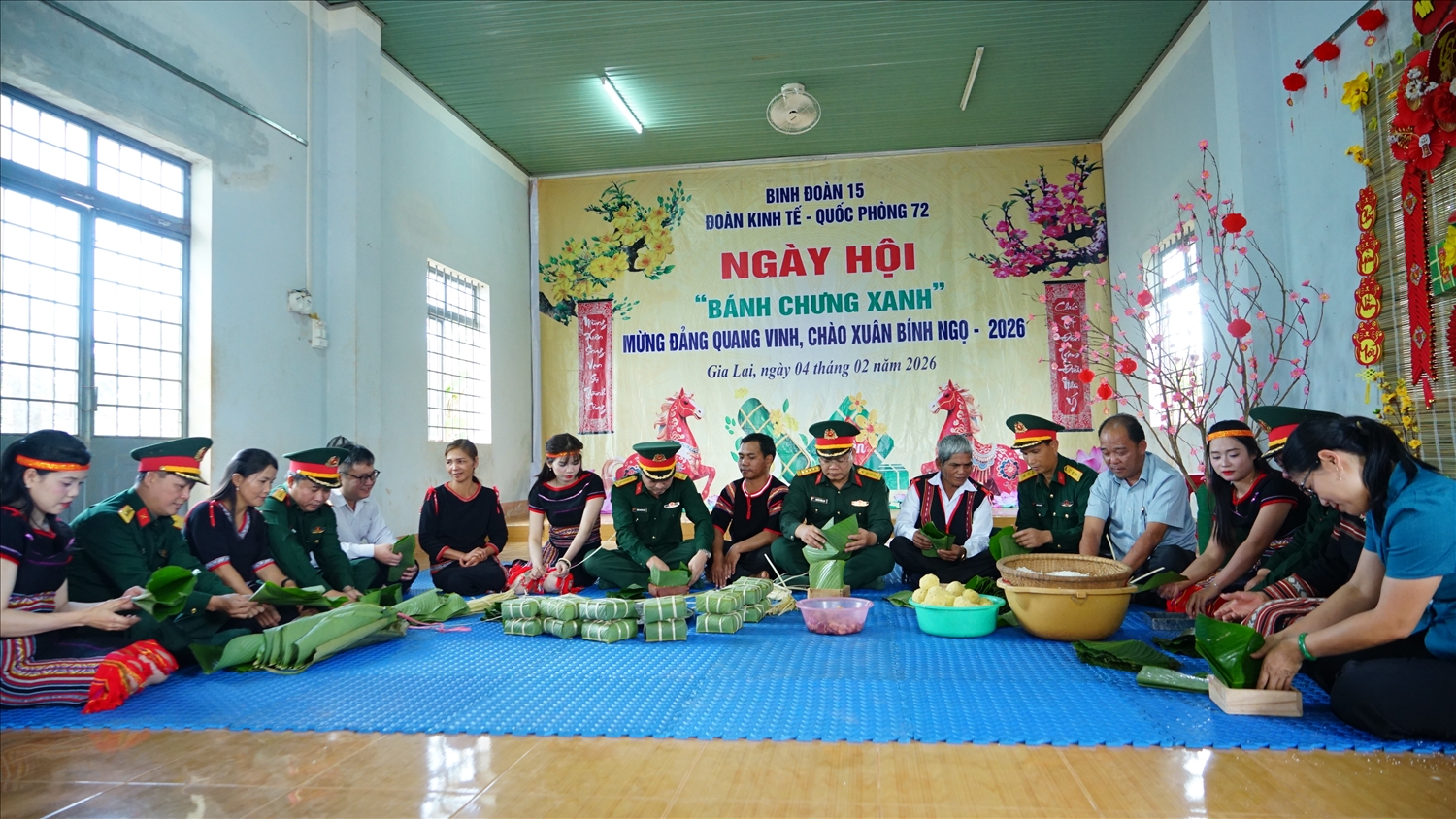 Tết về buôn làng Tết về buôn làng