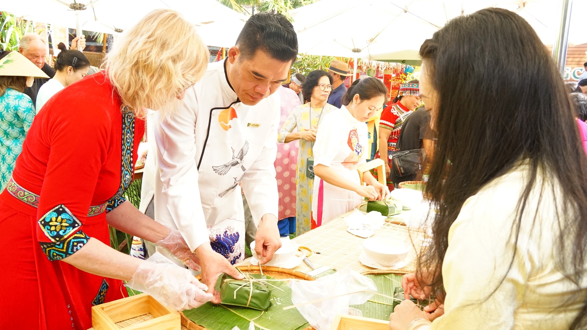 Lâm Đồng: Khách quốc tế trải nghiệm Tết Việt tại Mũi Né