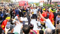 Về Đọi Sơn xem “vua đi cày”