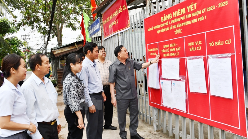 Bến Tre: Chủ tịch UBND tỉnh Trần Ngọc Tam kiểm tra công tác bầu cử