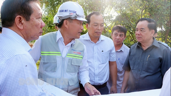 Bến Tre: Chủ tịch UBND tỉnh Trần Ngọc Tam kiểm tra tiến độ xây dựng dự án cầu Rạch Miễu 2