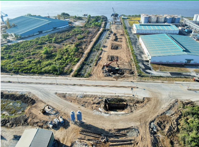 Cống hộp xả nước làm mát của Nhà máy Nhiệt điện Nhơn Trạch 3 và 4 đã không thể tiến hành thi công thừ cuối tháng 11/2023 do vướng 1 đoạn được bê tông giao cắt với Khu Công nghiệp Ông Kèo