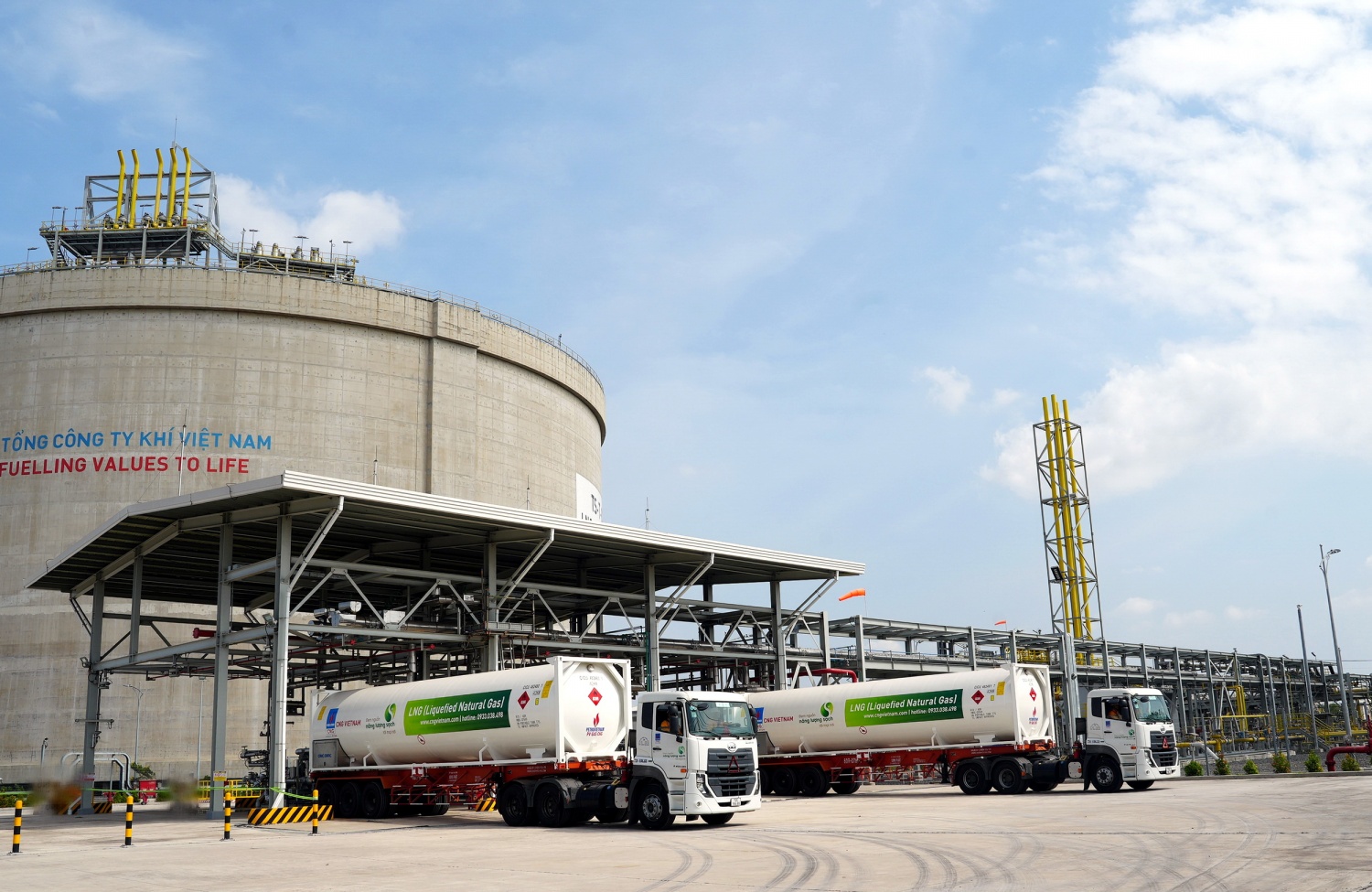 Xe bồn LNG xuất trạm từ Kho LNG tại Thị Vải